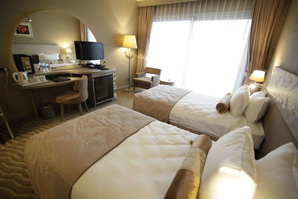 Doubletree By Hilton Istanbul Atasehir Hotel & Conference Centre Istambul Exterior foto
