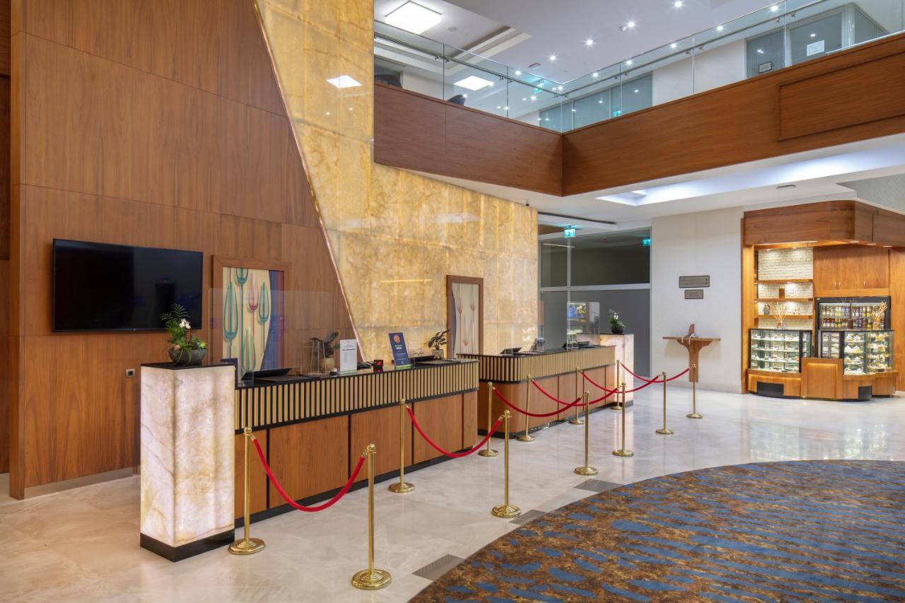 Doubletree By Hilton Istanbul Atasehir Hotel & Conference Centre Istambul Exterior foto