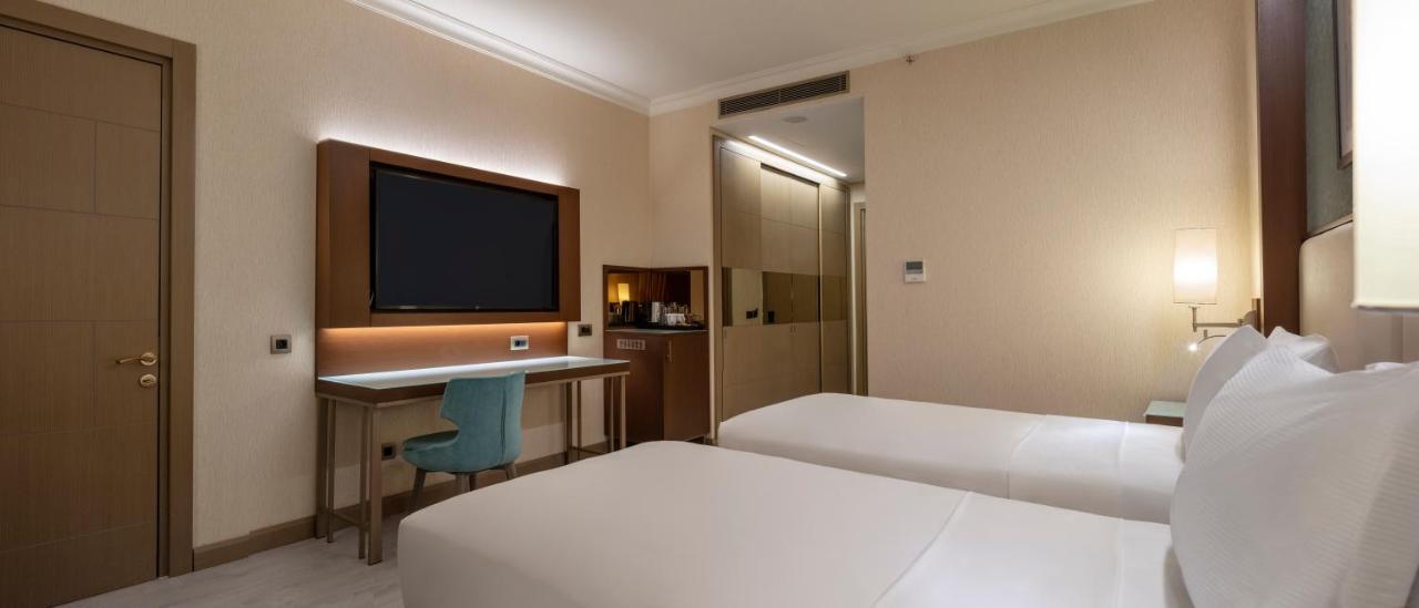 Doubletree By Hilton Istanbul Atasehir Hotel & Conference Centre Istambul Exterior foto