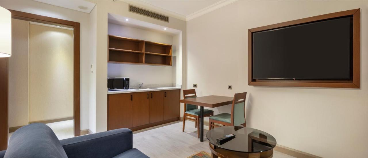 Doubletree By Hilton Istanbul Atasehir Hotel & Conference Centre Istambul Exterior foto
