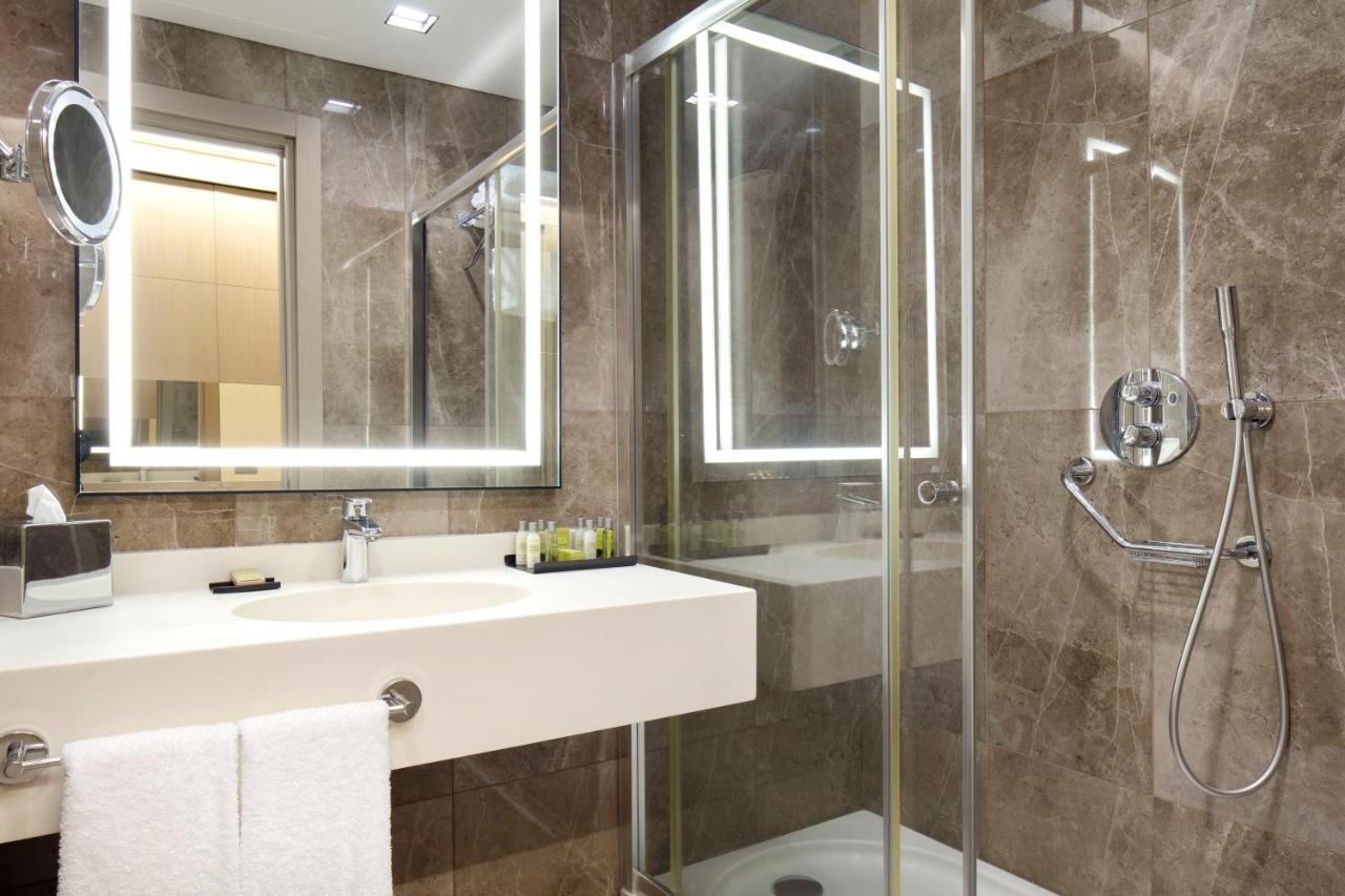 Doubletree By Hilton Istanbul Atasehir Hotel & Conference Centre Istambul Exterior foto