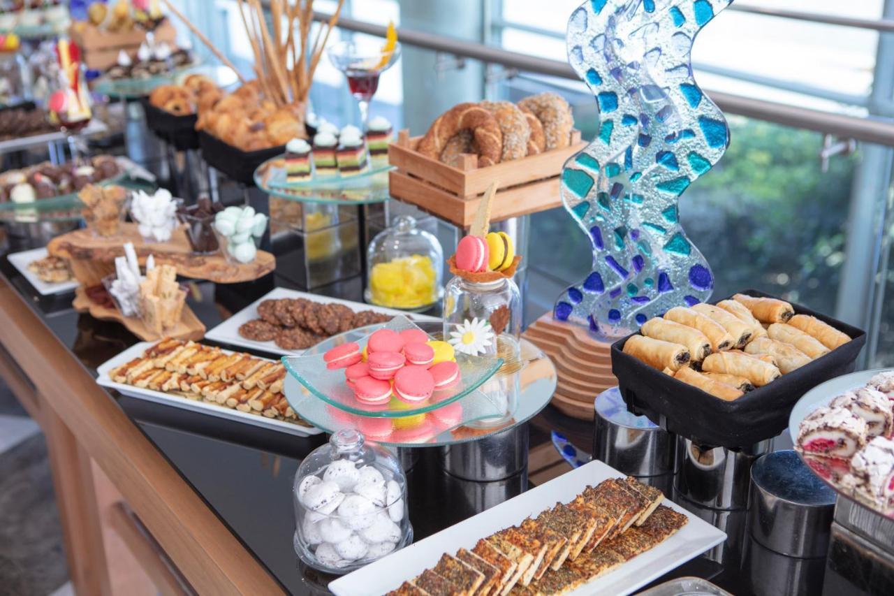 Doubletree By Hilton Istanbul Atasehir Hotel & Conference Centre Istambul Exterior foto