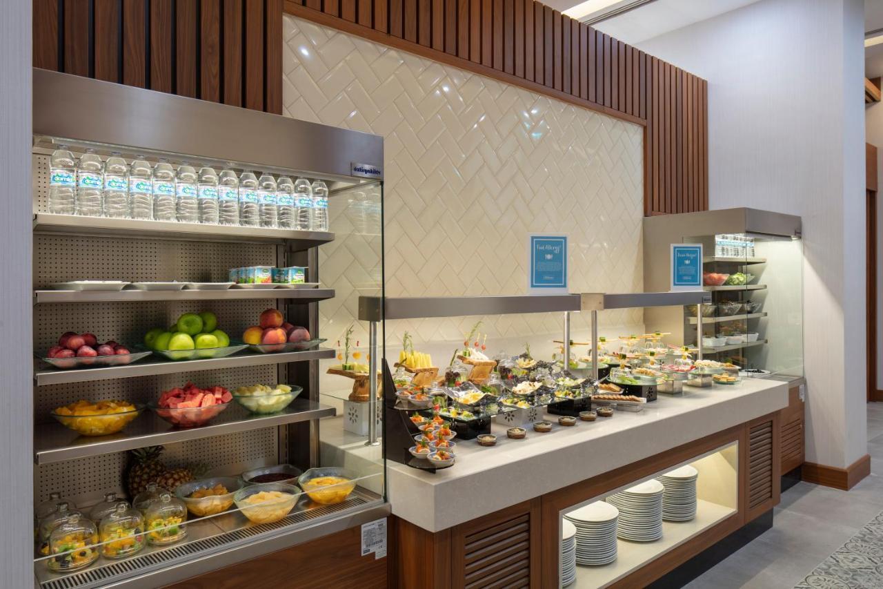Doubletree By Hilton Istanbul Atasehir Hotel & Conference Centre Istambul Exterior foto